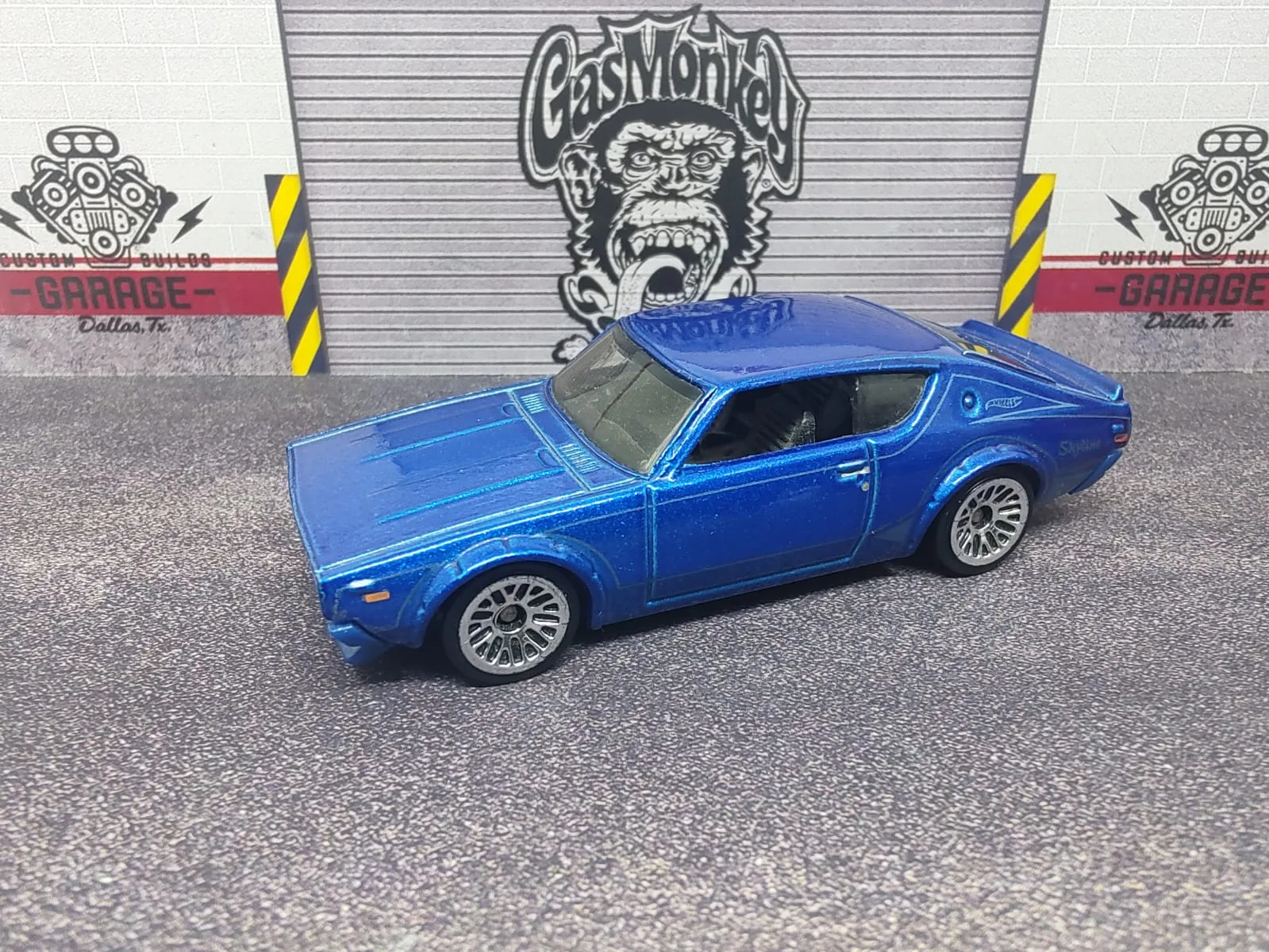 Nissan Skyline H/T 2000GT-R — azul, franjas claras