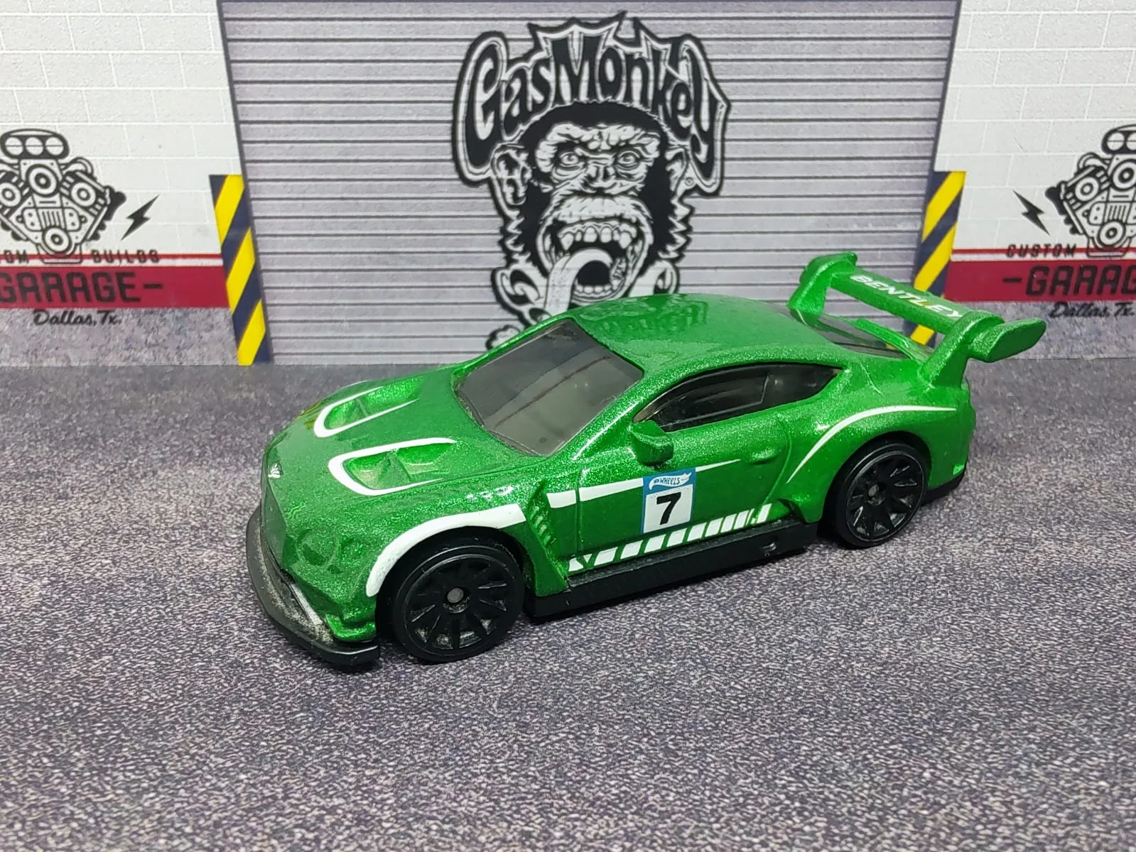 2018 Bentley Continental GT3 — verde brillante, número 7