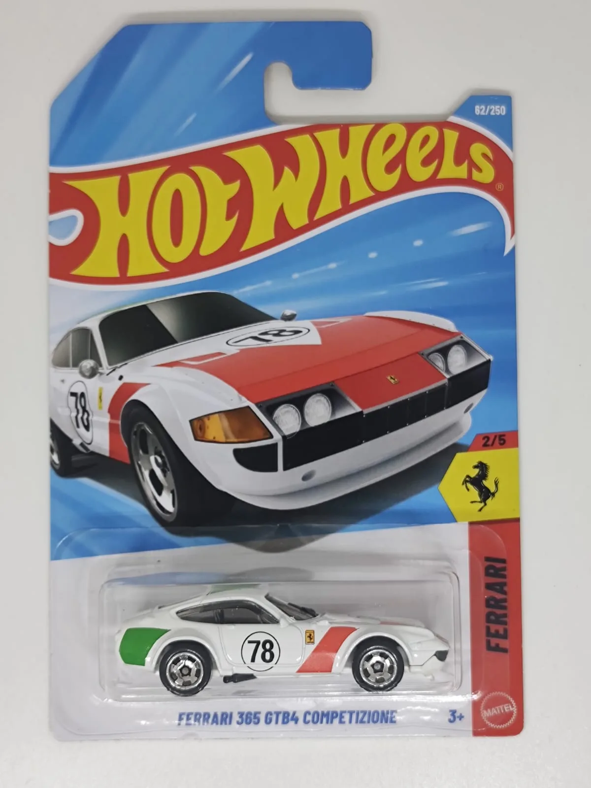 Ferrari 365 GTB4 Competizione — blanco con franjas rojas y número 78